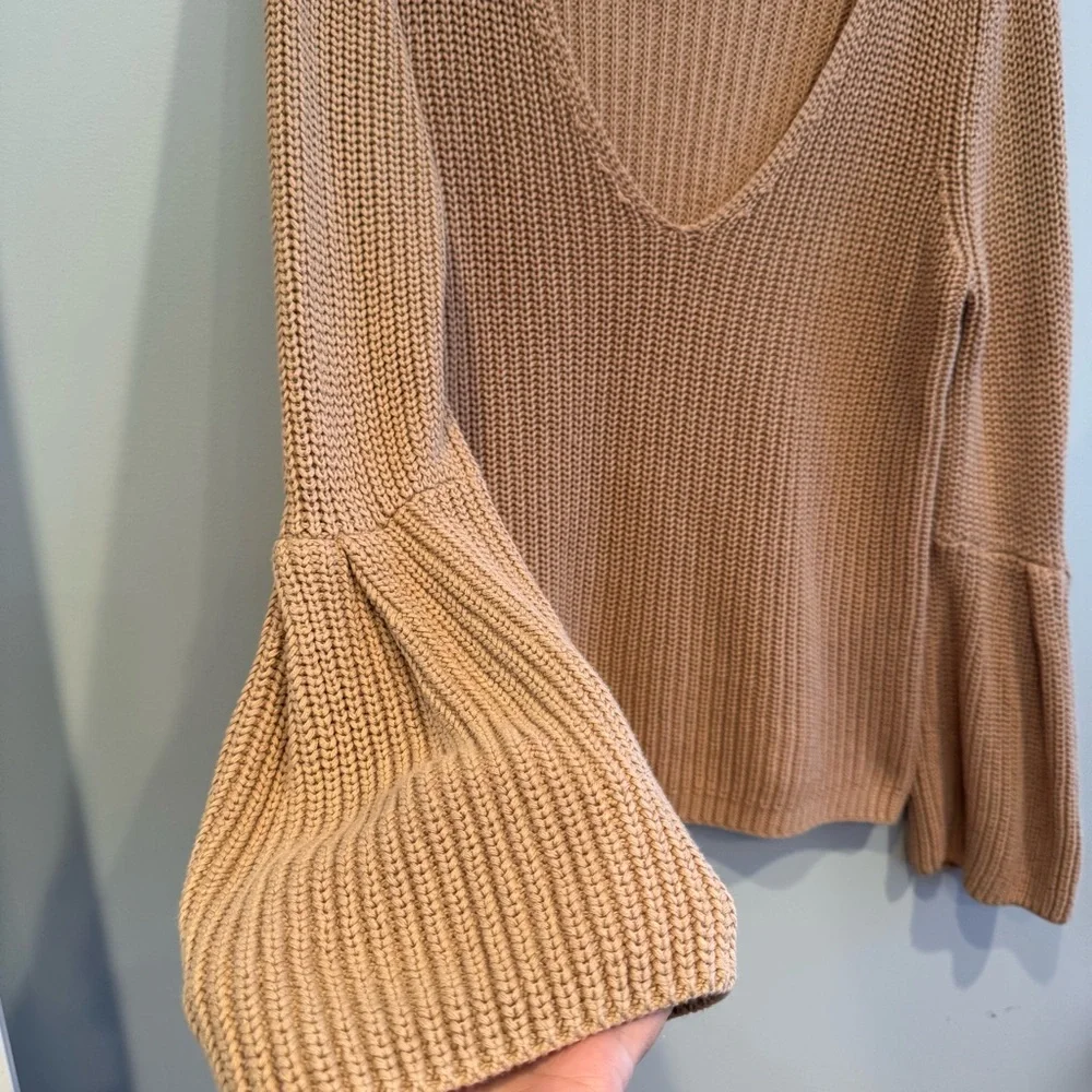 Boston Proper Knit V-neck Bell Sleeve Sweater Size L
